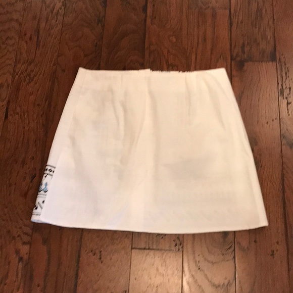 Cute vintage skirt with embroidery - Picture 4 of 4